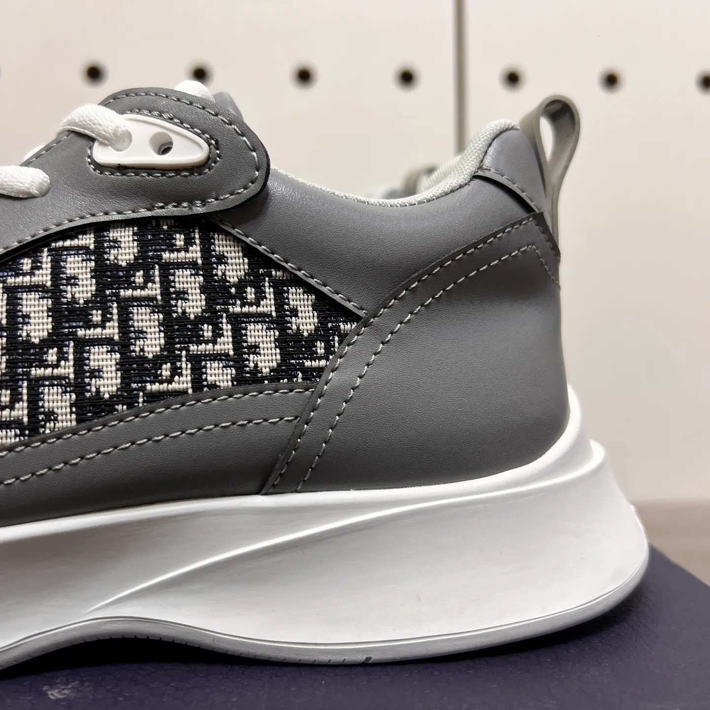 Men's Men's Shoes 💰: 400💰《Dior》The latest and most popular casual shoes, top brand [seduce] luxury~purchase, top~quality. [Strong] The upper is made of imported breathable cowhide with material ➕ breathable sheepskin feet (•) and fine workmanship. Original stylish and stylish soft rubber wear-resistant foreskin outsole, light and comfortable on the foot, size: 38-44, (customized 45, 46), five colors available